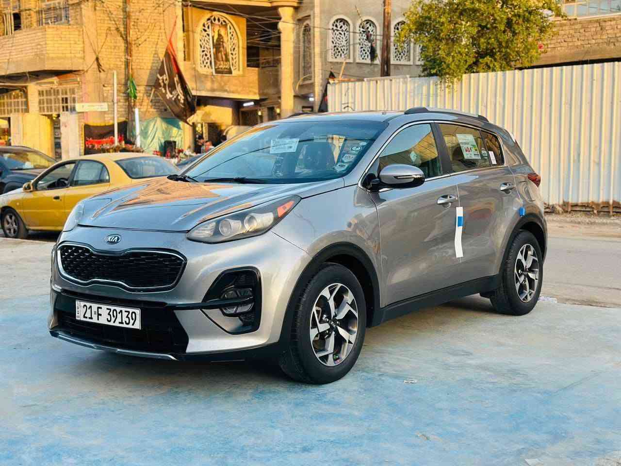 سبورتج 2020مواصفات نص فول وارد أمريكي كفاله من الصبغ بيها مكانين بارد وسونار مرفق سياره مكفوله من الحادث جديده بمعنه الكلمه كفاله عامة وكهرباىيات على وضع شركة ماشية 66الف حقيقي سياره جاهزه من كلش رقم اربيل دولي وبسمي تحويل وكاله ثانيوم السعر150وبيها مجال بصيط العنوان بغداد رصافة لاستفسار***********
