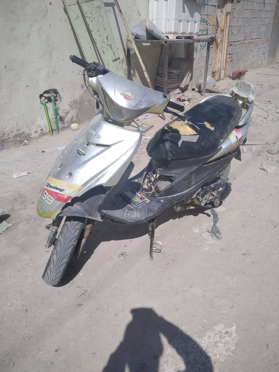 دراجه للبيع ومناسبه تروح وترد بيها تفيد جانت متروكه عوزها بس كفر نكر سلف شغل وطلع سعرها 100 مناسبه اليريدها يدلل هاذا الرقم ***********
