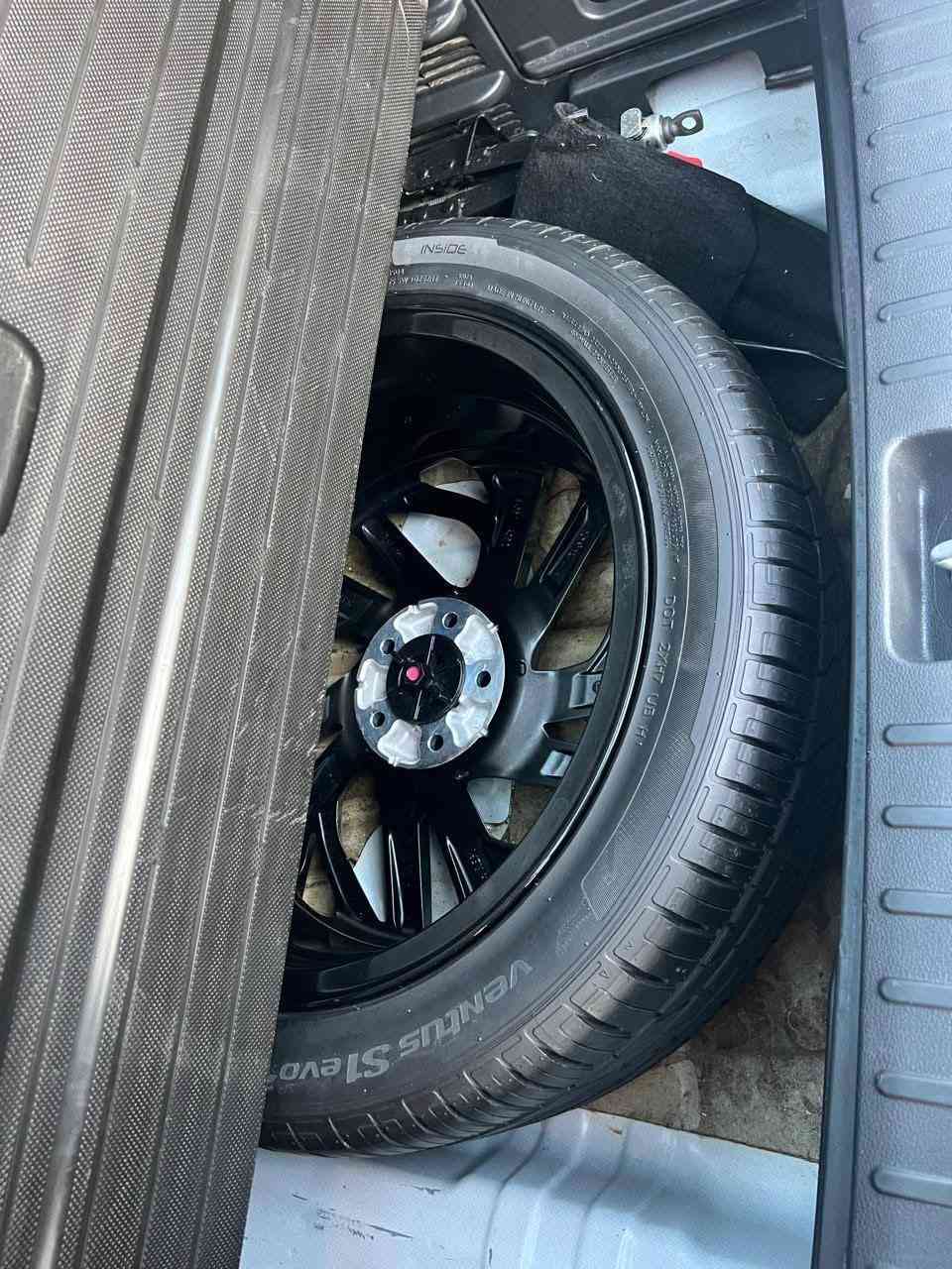 تۆکسۆن 2019
فوول مواسەفات
دەفتەری بەنزینی هەیە 
شاشە
6 ئێرباگ 
کامێرا پێش و دوا
حەساسی پێشەوە و دواوە
ئاوێنە شەفت
سوکان ڤۆلیۆم
تەحدید سورعە
ئاوێنە هیتەر
ڕادار
ئۆتۆ برێک
تەبرید مەرکەزی
بەصمە 2 سویچ شەریکە
لایت پێشەوە بلاد لید
بەگلایت لید بیلاد
پلاکجتۆر
ویل کڕۆم حەجم 19 ئینج
 تایەی تازە 4 

3  مۆدی لێخوڕین ئێکۆ و سپۆڕت و کۆمفۆرت

مەکینە 1.6 
4پستۆن گێڕ و مەکینە وکارەبایی و هەموو گیانی بەشەرت

ڕەقەم هەولێر تازە تەحویل وەکالە هەمان ڕۆژ بۆت ئەکەین

زۆر زۆر پاک ماوەتەوە سەیارەکە جوانە و یەک دەس بوە

سعر 210 وەرەقە و مەجال

ڕەقەم تەلەفون ئاسیا و کۆڕەک واتسئاپی لەسەرە

***********
***********
