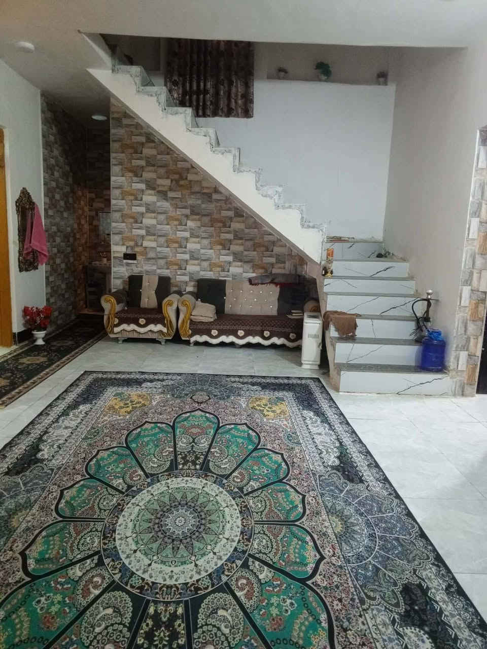 المساحه 200 متر بناء حديث مال جناي 
غرفتين صاله استقبال مطبخ حديقه حمام داخلي وخارجي
عنوانه نجف شارع كربلاء نجف جهة ياعلي قريب طريق الزائرين يبعد عن الشارع العام 350 متر
طابو زراعي سند 25 مشمول بقرار التطويب رقم 320 تبليط ماء كهرباء سوك مستوصف خط كيات
سعره 45 وبيه مجال بسيط


**إذا كنت صاحب هذا الإعلان وتريد حذفه لأي سبب، رجاءا أرسل رسالة إلى الدعم الفني**