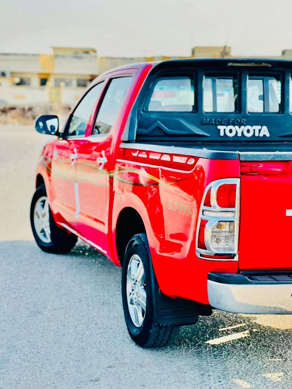 سلام عليكم تيوتا هايلوكس ناصيه 2015 سياره جديده مكفوله كفاله عامه بيه جاملغ اصلي مبدل بدون دواخل فتح وشد محرك مامفتوح كير اوتوماتيك حداديه جديده تخم تاير جديده رقم بغداد دولي انكليزي تحويل مباشر السعر 205 وبيه مجال للشراي اي استفسار اتصال 
***********
