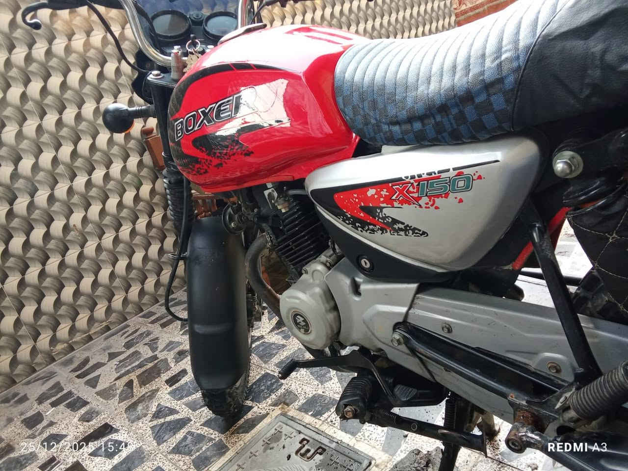 السلام عليكم دراجه بوكسر 2022بشهر 11شكل 23مرقمه رقم بغداد بسمي دراجه نضيفه مثل ما موضح بل صوره الدراجه خير من الله عنوان بغداد البلديات  شارع المصرف *********** تصل وتدلل متواجد واتساب ورصيد
