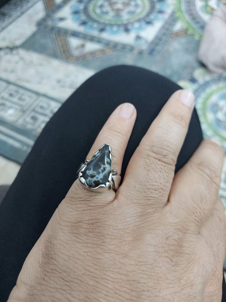 عقيق يماني قديممكتوب اسم الرسول محمد صلى الله عليه وآله وسلم (احمد)
صياغة (عباس يماني )في خان فرمان في الكاظميه 
مكاني بغداد حي الجوادين ***********السعر خاص
