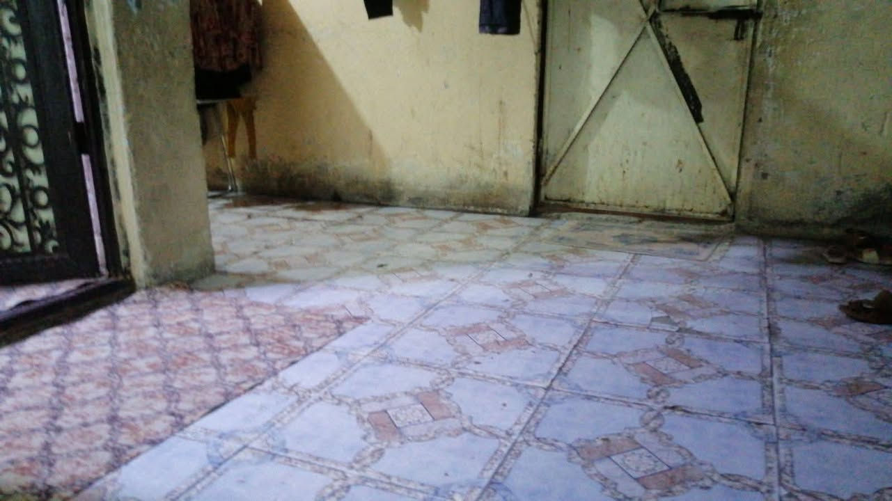 سلام عليكم بيت تجاوز لبيع غرفة وهول ومطبخ وطارمة وحمامات مشترك البصرة المعقل قرب البانزين خانة الاندلس السعر12 ***********
