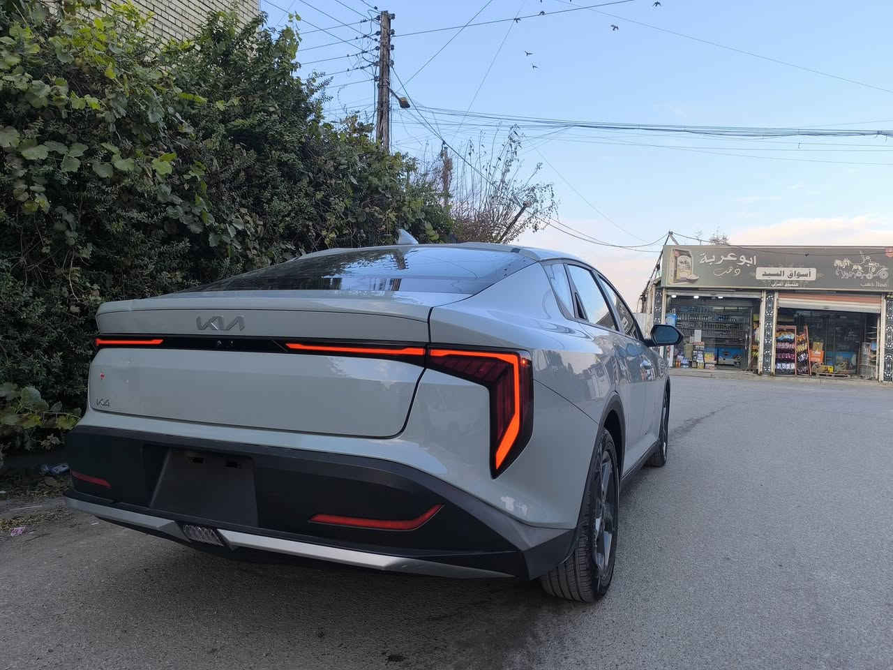 السلام عليكم
الفورتي الشكل الجديد كلياً موديل
KAi K4  25 ( وارد امريكي ) . 
ماشية 11 الف  فقط . 
لون مميز سمنتي 
حادث بسيط قطعة وحدة فقط بنيد 
( بنيد صبغ فقط ليبلغ واحد السيارة )
مواصفات ( محرك 2000 دوش سمارت ذكي . بصمة تشغيل وابواب وصندوك ، تشغيل عن بعد ، شاشة ايباد كبيرة ، كاميرا خلفية ، ويل كب ، سايد بريك دكمة ، لد نهاري شمسي ، لايت 3 عدسات زنون بلادي ، بك لايت لد ، رادارات 360 ومانع توقف ، نقاط عمياء ، كروس سرعة ، مانع انزلاق ، تحديد مسار ، اوتو هولد ، نظامين قيادة ، وباقي مواصفات LX . المعروفة ) . حجر بشرط بلادي .
السعر / 158$  مكلف بلنشر 
الشراي يتصل على رقم ويدلل ***********
مكان / بغداد البلديات . وأي تفاصيل راسل واتساب او اتصل
