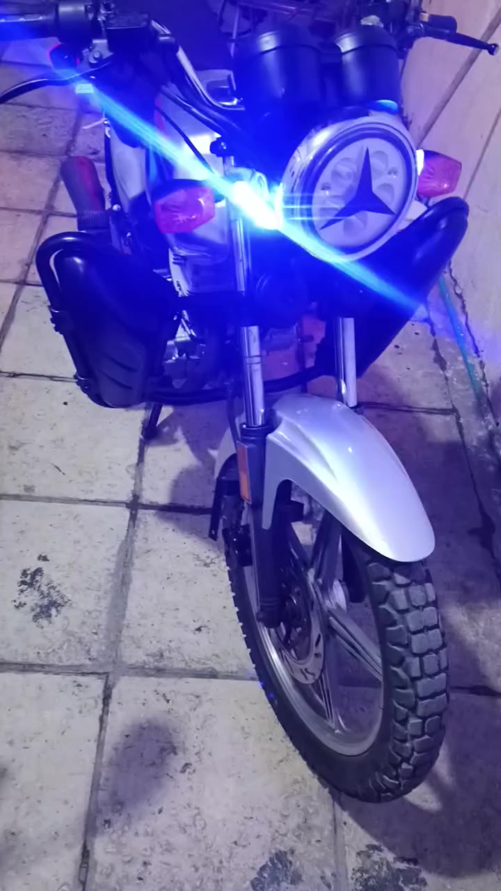 دايوان عظم نضيفه. مدفوع كمرك السعر ٧٠٠قفل  مكان الغزاليه الاتصال ع الرقم ***********
