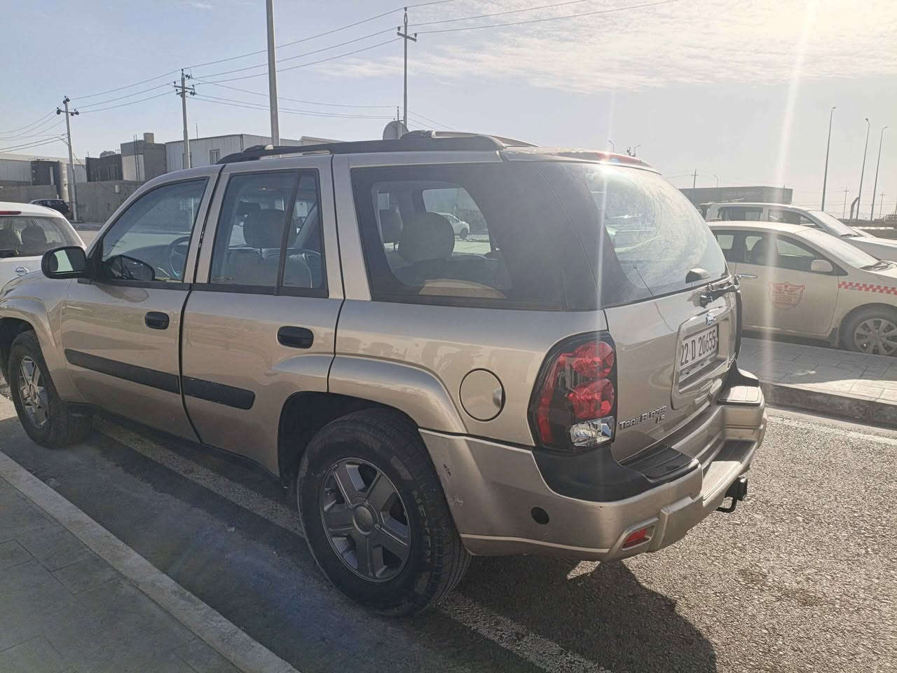 ترابليزر موديل 2005سياره يه كى زؤر جوانه كيرومه كينه ى به شه رته كيرى تؤماتيكه ده بل اكسله دوبارجه سه بوغه ناوزه رده سعر 83"""*********** أربيل, العراق
