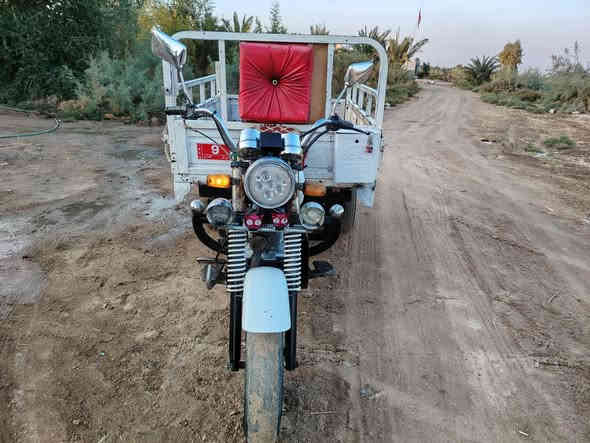 ستوته موديل 2010 اوراق اصوليه
شاصي مكفول محرك مكفول من الفتح
كهربائياتها شغاله سلف هندر 
مال جنايه شغل واطلع
السعر1300 واحد و300
مكاني الغراف
رقم الهاتف ***********
