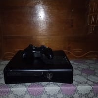 جهاز اكس بوكس 360 للبيع ب85 الف وبي مجال مشتري جديد ب 250 ويجي وياه يد...