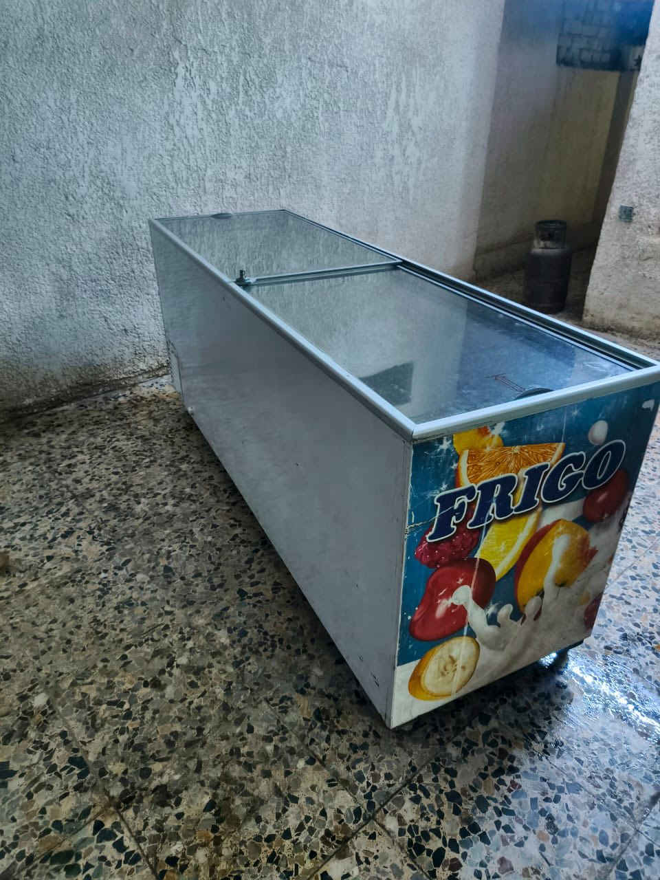 ***********
مجمدا مترتين ونص وعارضه للبيع
