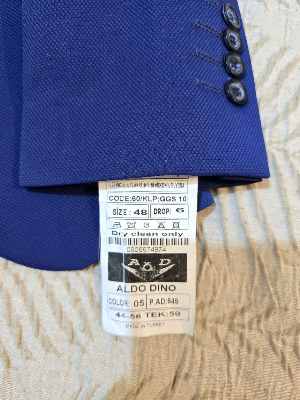 السلام عليكم عندي هذني  القوط ملبوسات مرة وحده فقط 
خذناهن القطعه ب١٢٥ واريده ب٧٥وبي مجال بسيط لليشتريهن ثنينهن


**إذا كنت صاحب هذا الإعلان وتريد حذفه لأي سبب، رجاءا أرسل رسالة إلى الدعم الفني**