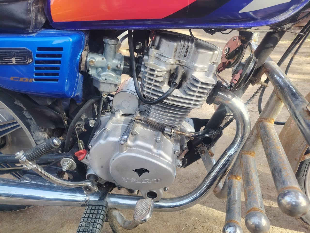 بارت للبيع  مركز الناصريه موديل 22 اوراق اوصوليه الدراجه من الطول للطول شغاله نكره سلف هندر  وكلشي بيه جديد ونظيفه السعر  725.000الف قفل اذا مو شراي فدوه لتعبني لان شغلي دلفري ودوم مشغول بالطلبات ***********
