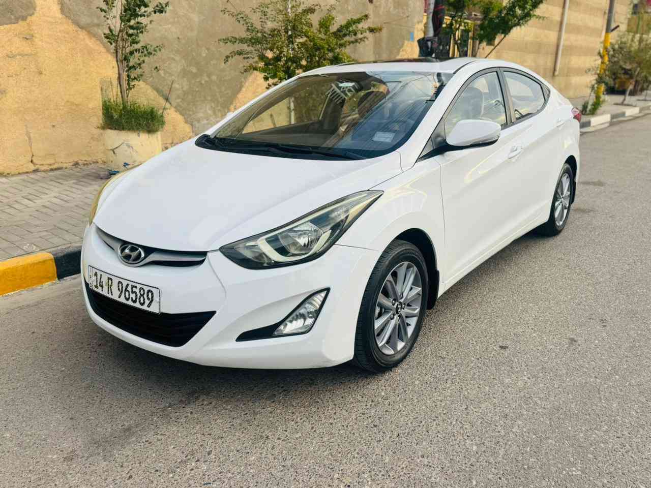 السلام عليكم 
النترا 2015 خليجي محرك 1800 فول مواصفات

كفاله عامه من كلشي  كفاله من الضربة والصبغ و البارد وحتى من الشخط

ماشية 116 
بس لليدور جديد
رقم بصرة الانكليزي هزة جديدة سنوية 2028 

سيارة جديدة كلش وكفالة عامه حتى من الزلغ 
سبير الشركة ما نازل 
تخم تاير جديد 
حدادية زيرو
السعر 133 وبيها مجال بسيط للشراي
للاستفسار ***********
مكان السيارة بصرة ابو الخصيب / ابو الجوزي
