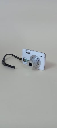 Nikon COOLPIX • ١٦ ميغابكسل • زوم بصري ٦x