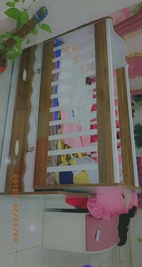 سرير طفل • نظيف • مستعجل بيع