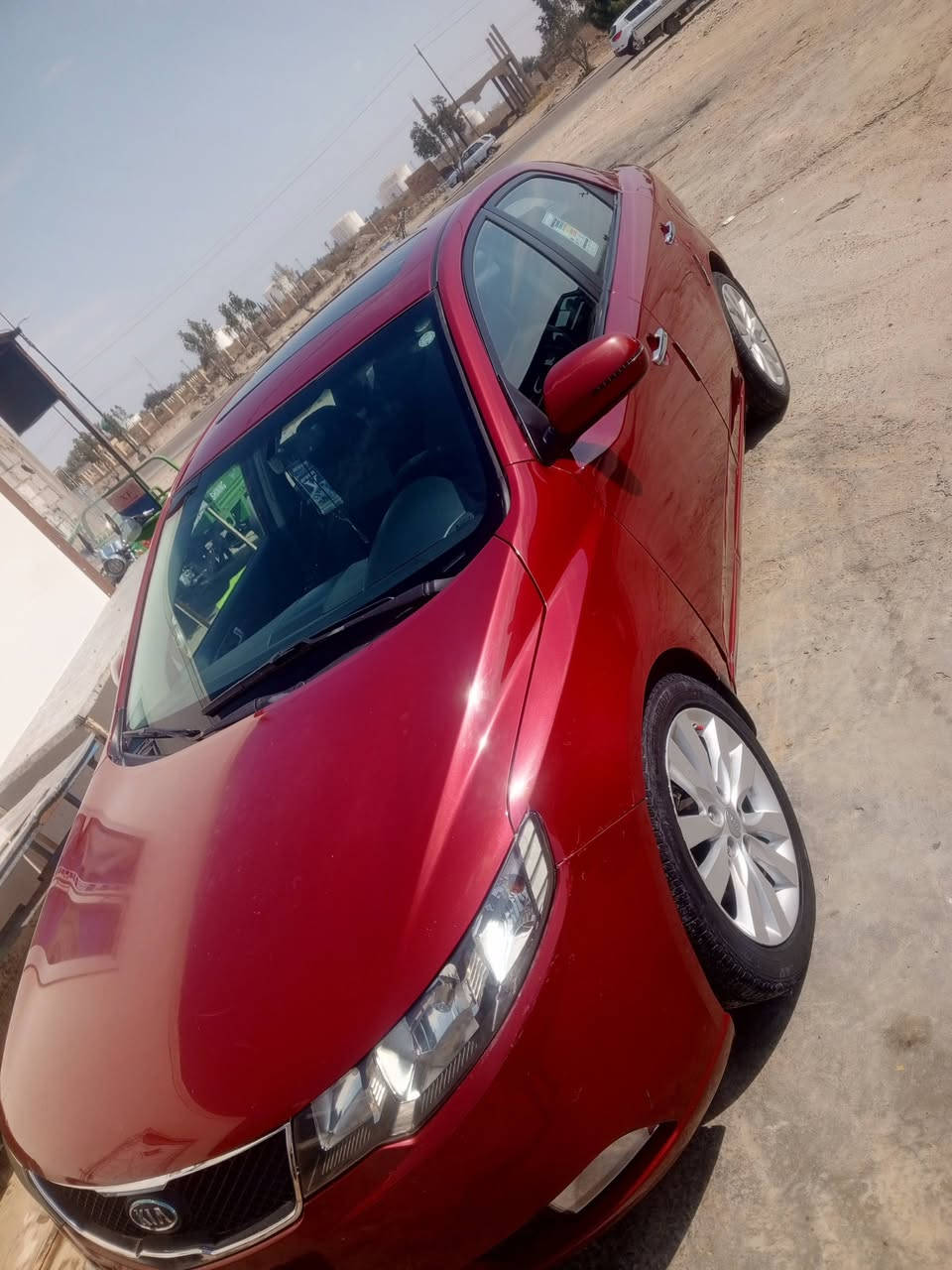 سيراتو 2011
فول مواصفات خليجي
محرك 1600دكشن عالي
كير6نمر
كشنات جلد 
فتحه سقف كهرباء
اشاره مري شفط
كامره حساسات حاكيه بلوتوث 
السياره جاهزه للأخير مال بيت ماشيه 190كيلو حقيقي
السعر ١١٥وبيهه مجال قليل للاستفسار***********وتساب بي
