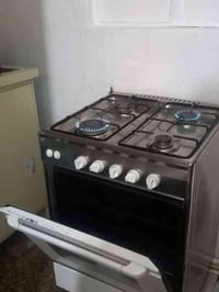 طباخ للبيع شغال بس عينين بي متشتغل بسبب تنظيف انكسرت ابره بيه بياع٠٧٧٢...