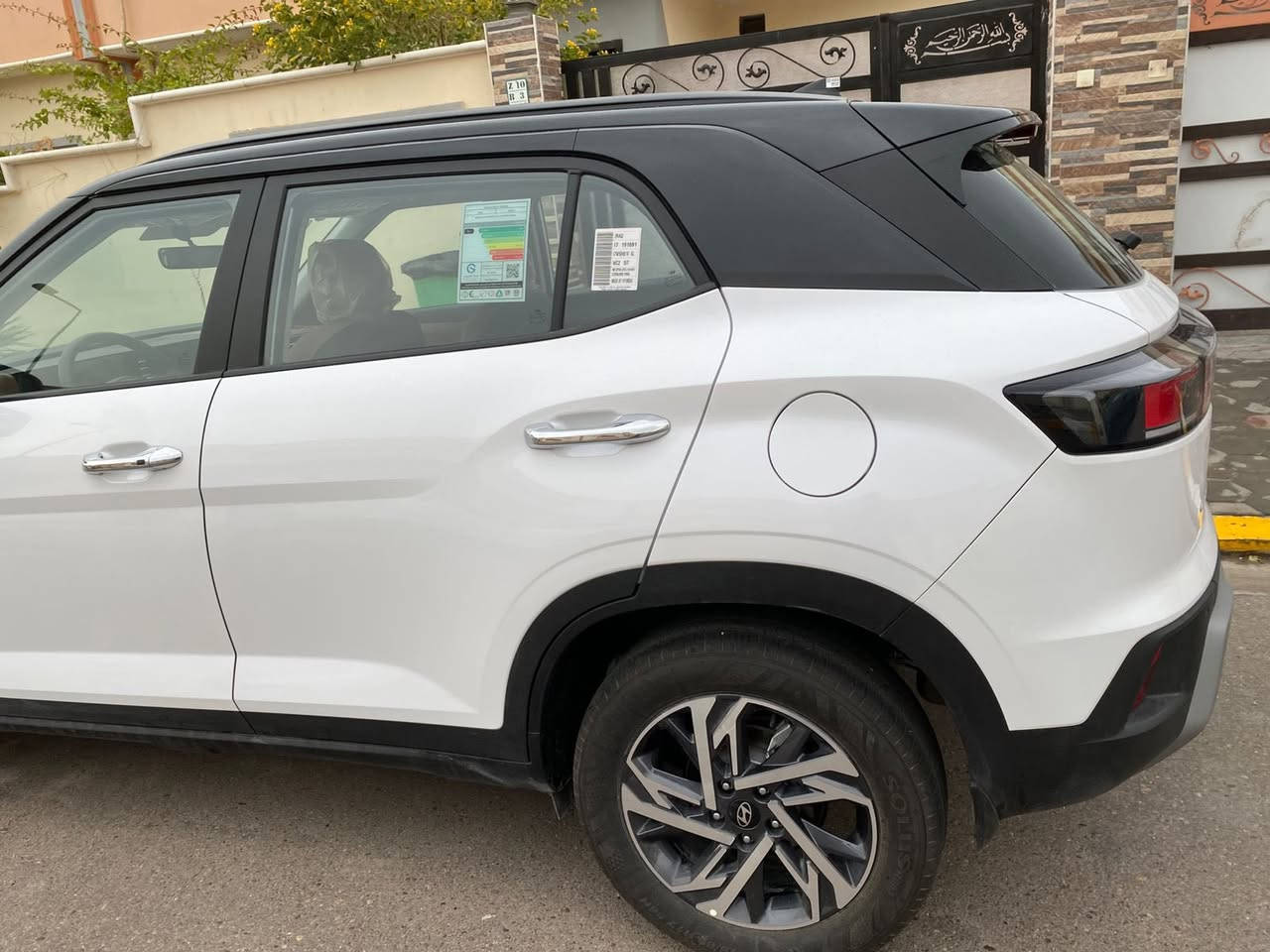 للبيع هونداي كريتا 2026 زيرو خليجي ضمان شركه هونداي الاولى موترز
.
محرك 4 سلندر 1500cc دبل نوزل
سقف بانوراما اسود
مري كهرباء بصمه تشغيل بصمه ابواب 
تشغيل عن بعد كير شفتات كامره خلفيه دواره
ماشيه 3000 كيلو 
السعر ؛ 30 مليون 
للاستفسار:
***********
***********
