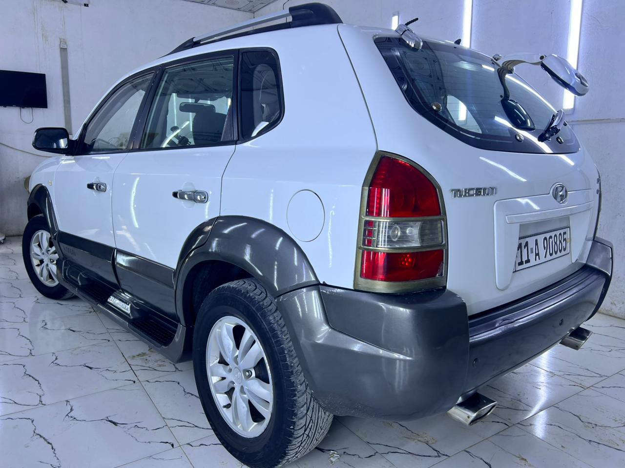 السلام عليكم
توسان موديل 2009
مكفولة من الصيغ والتبديل
كير مكينة تبريد مكفولات
4 سلندر 
السيارة حلوة وجاهزه
العنوان ديالى 
جديدة الشط 
السعر 122 وبيها مجال 
***********
