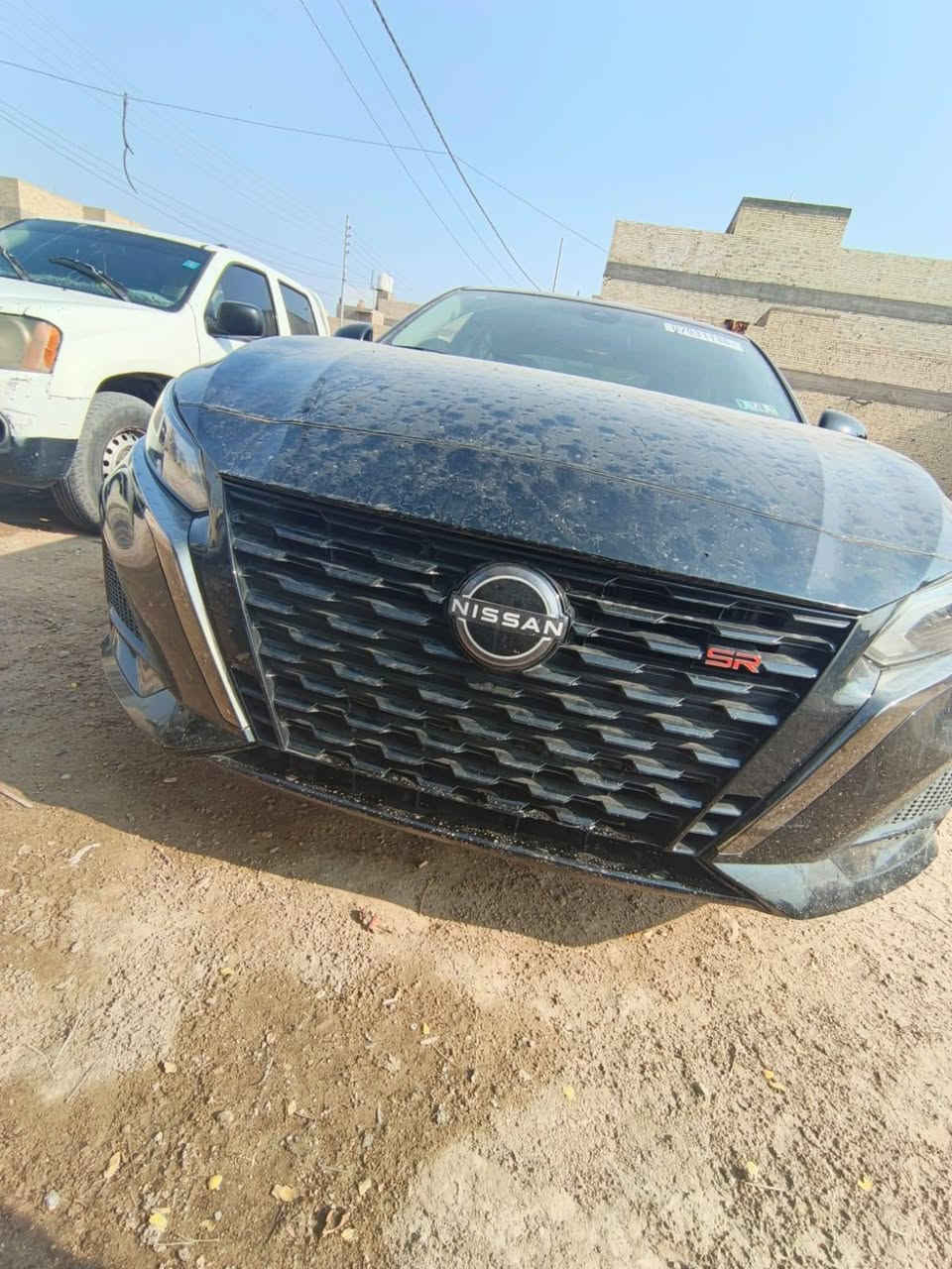 للبيع نيسان ألتيما 2024  اس ار SR  (أعلى فئة)
🔴 اللون: أ  اسود�🇺🇸 الوارد: أمريكي�📍 العداد الممشى : 50ألف كم
⚡ محرك 2.5✈️🚀�⚡ عداد سرعة 280 كم/ساعة�⚡ ناقل حركة أوتوماتيك CVT مع وضعية القيادة الرياضية (Sport Mode)
المواصفات:�✅ فتحة سقف كهربائية�✅ كاميرات 360 درجة�✅ شاشة لمس كبيرة�✅ نظام ملاحة (Navigation)�✅ بصمة تشغيل ودخول ذكي�✅ تشغيل السيارة عن بُعد�✅ مثبت سرعة ذكي (رادار)�✅ نظام المحافظة على المسار�✅ مراقبة النقطة العمياء�✅ تحذير التصادم الأمامي مع فرملة طوارئ�✅ حساسات أمامية وخلفية�✅ شاشة معلومات في العدادات�✅ مقاعد جلد بلون فاخر�✅ تدفئة للمقاعد الأمامية�✅ كرسي السائق كهربائي مع ذاكرة حفظ�✅ مكيف أوتوماتيك مزدوج التحكم�✅ منافذ USB أمامية وخلفية�✅ Apple CarPlay�✅ نظام صوتي فاخر�✅ إضاءة LED أمامية وخلفية�✅ مرايا  رادار 
الحالة:�✔️ حادث مبدل قبق جنطه وباب وربع جاملغ خلفي �✔️�✔️ السيارة نظيفة وجاهزة للاستخدام
💰 السعر المطلوب:  خاص قابل للتفاوض
للاستفسار الاتصال ع رقم.***********
