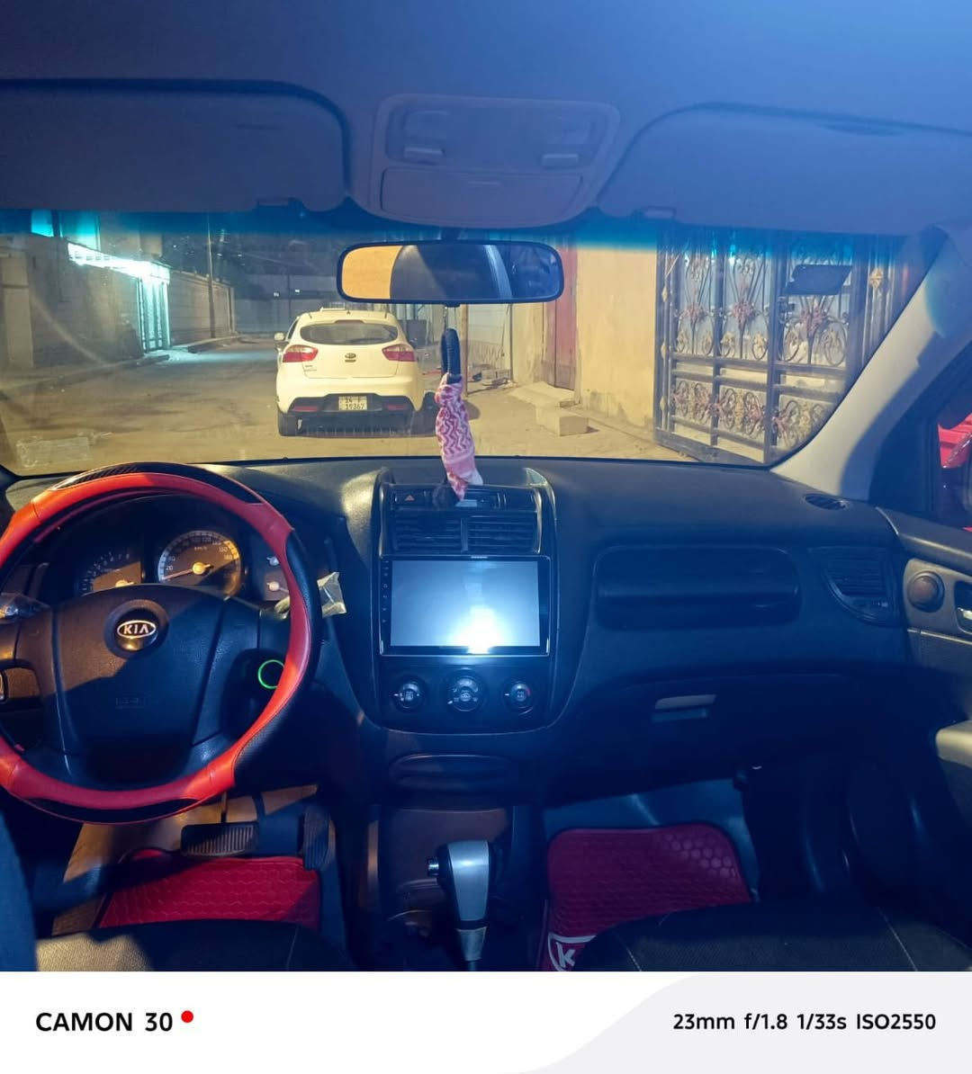 سلام وعليكم سياره للبيج اي ضربه مابيها بس مجورده سياره  اي ستفسار على رقم مكان سياره بصره 

‭0774 957 5933‬
سعر 105 $
