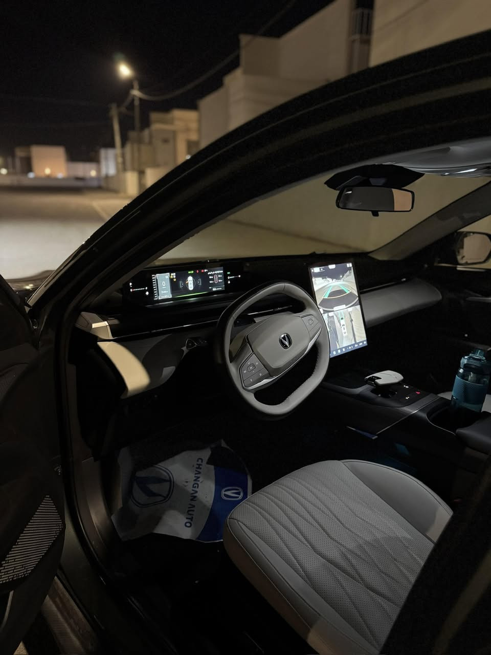 السلام عليكم للبيع 
شانجان ايدو بلس 2025 
للمعلومة السيارة اعلى فئة limited
اصدار محدود 
طبعا تجي رادار  
وقيادة شبه ذاتية 
كامرات 360 
مانع اصطدام 
كاملة مكملة من كل النواحي 
مكانها نجف 
السيارة مواصفات كلش حلوة سابقة جيلها 
جديدة استخدام قليل جدا شخصي 
ماشية 3700k + 
السيارة تقريبا زيرو
سعر 160 ورقة 
للتفاصيل للشراي فقط واتساب ***********
