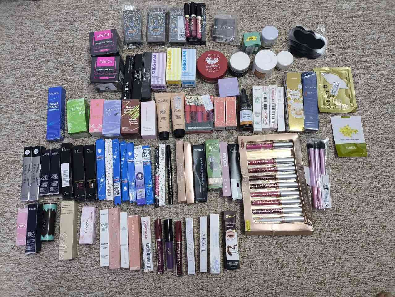 شلعة مكياجات 80 باكيت 
الباكيت ع ألف ( يعني باكيت الحمرة الي بيه أكثر من قطعه ينحسب قطعه وحدة) 

عناية 17 قطعه القطعة ع ألفين ( الباكيت الي بي مجموعة ماسكات ينحسب قطعه وحدة)

ابيعهن شلعة وحدة 

بيهن قطع ماركات شيگلام وديور


**إذا كنت صاحب هذا الإعلان وتريد حذفه لأي سبب، رجاءا أرسل رسالة إلى الدعم الفني**