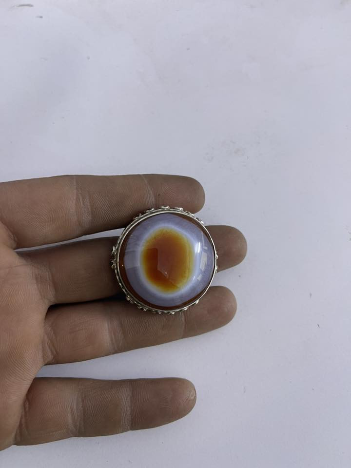 السلام عليكم جزع بقري تحفه فضه  صياغه الكبير دوش مقاس الحجر ٣سانتيم ونص
وزن الفضه معه الحجر ٤٧ غرام قياس الخاتم ٢٤/٢٥


**إذا كنت صاحب هذا الإعلان وتريد حذفه لأي سبب، رجاءا أرسل رسالة إلى الدعم الفني**