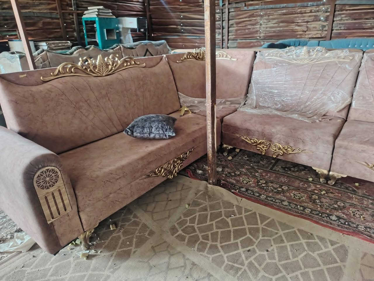 ديوان  10 مقاعد نظيف السعر 210 رقمي ***********
