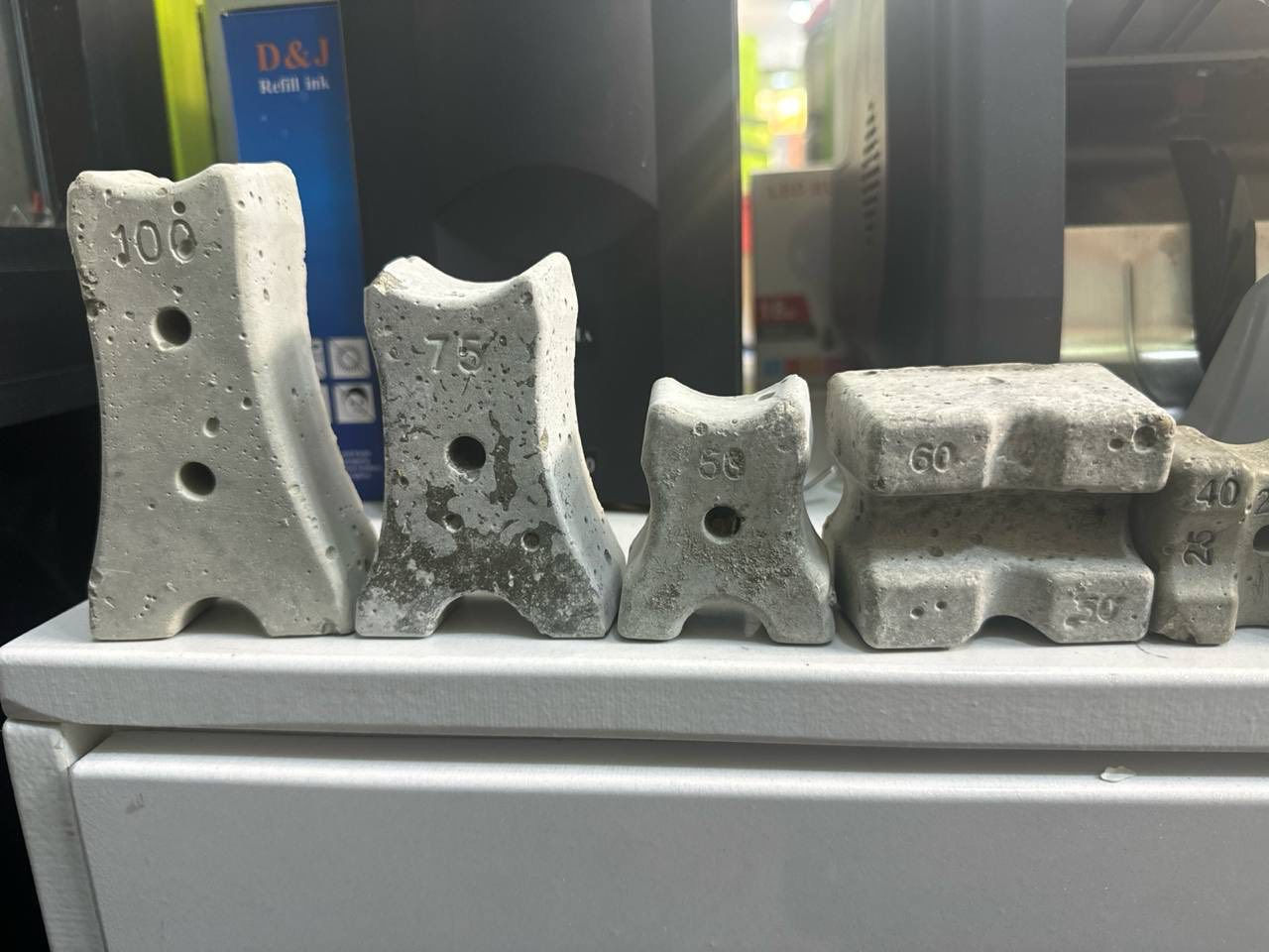 توفر من جديد انواع السبيسر الثقيل البلاستك والسمنتي للاستفسار ***********
