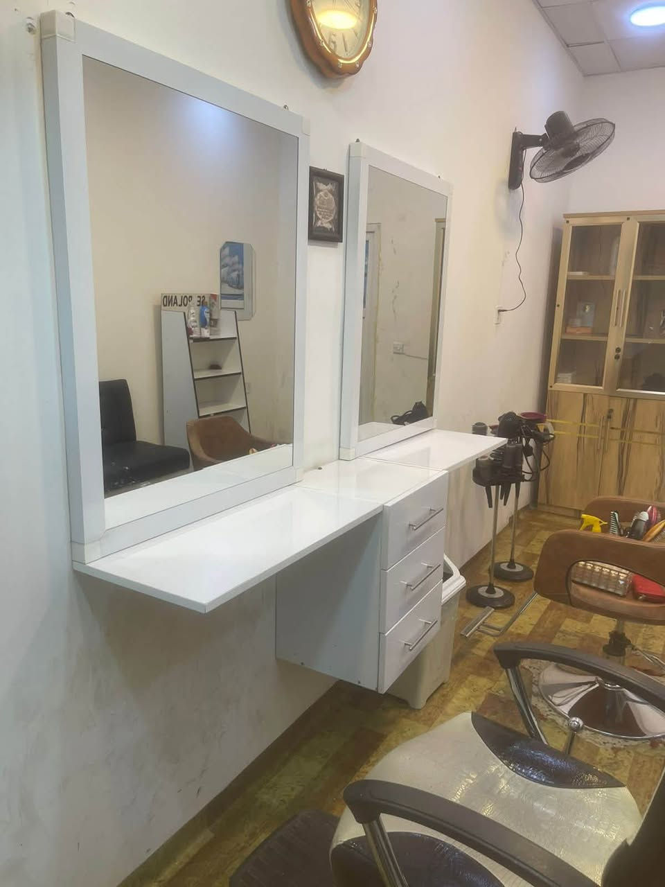 سيت ميز نضيف
سعره 100 

مكاني بغداد واكو توصيل 

واتساب : ***********
