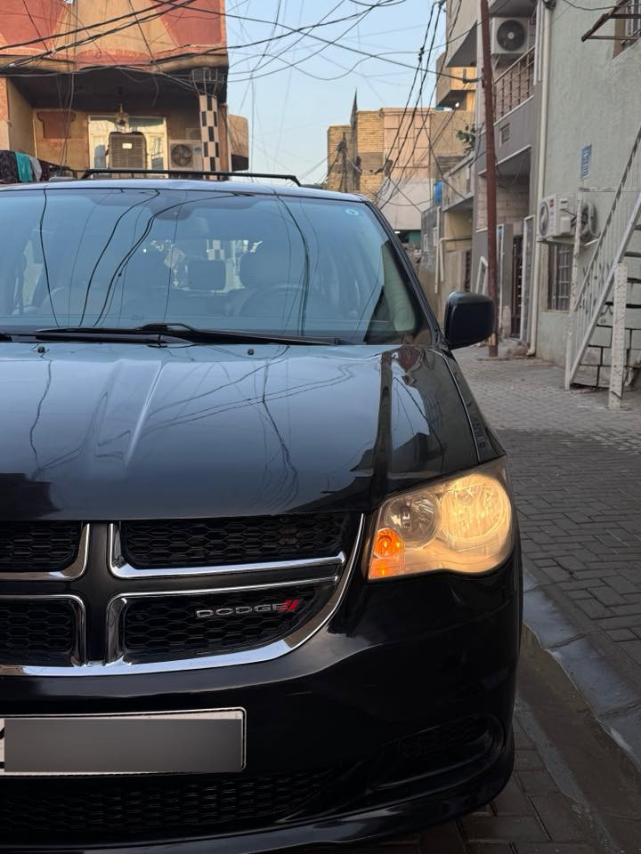 دوج كرفان
2019
SXT
وارد خليجي يعني حادثها بـ بغداد
الحادث الباب السلايت و الاماميه مال الجهه اليمنه
مقاعد جلد 
شاشه لمس
تشغيل عن بعد
محرك 3,6
6 سلندر 
رقم بغداد تحويل ثاني يوم بـ اسمي 
مكان السياره الكاظميه
السعر 160 ورقه
للأستفسار ***********
متوفر رصيد و واتساب
