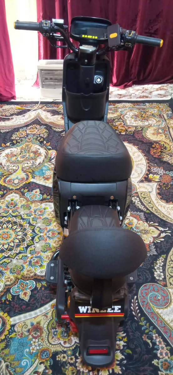 السلام عليكم
ار 9 مديل 26 الحديث لون اسود  ستخدام 16يوم فقط
5بطاريات دبل حجم كبير 32 امبير وينلي الاصلي 4نمر سرعه 109 سرعه حقيقيه 70
كهربائيات كلهه شغاله لايت عالي وناصي ونشره اماميه اشاره يمنه ويسره ودبل اشاره
بلوتوث وقاعده شحن وياها سويجين وبصمتين وكارت شاحنه الاصليه كفات موجوده ماشادهن دراجه مكفولة كفاله عامه حته من الزلغ تجي وشوف بعينك
السعر 480  بيع مستعجل
واتساب ***********
عنوان بصره دور الشرطه شارع موسى الكاظم قرب التانكي على شارع القائد
