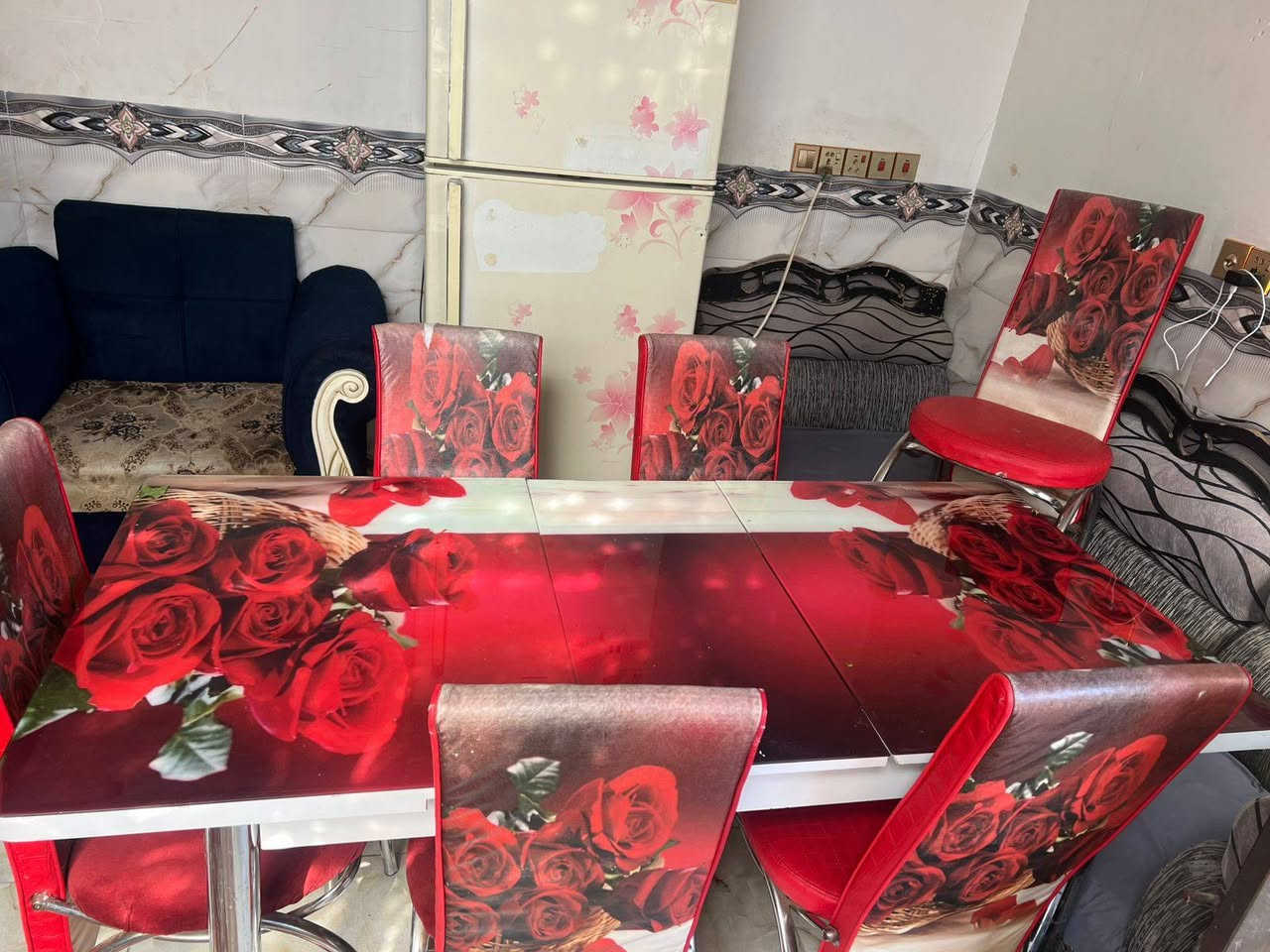 ميز طعام 6 كراسي سلايت سعره 140 مابي ضرر 
تخم قنفات 5 قطع 10 نفرات نضيف تسكام سعره 250 الشراي يتفضل خاص او الاتصال *********** بي واتساب مكاني نجف النجف, العراق
