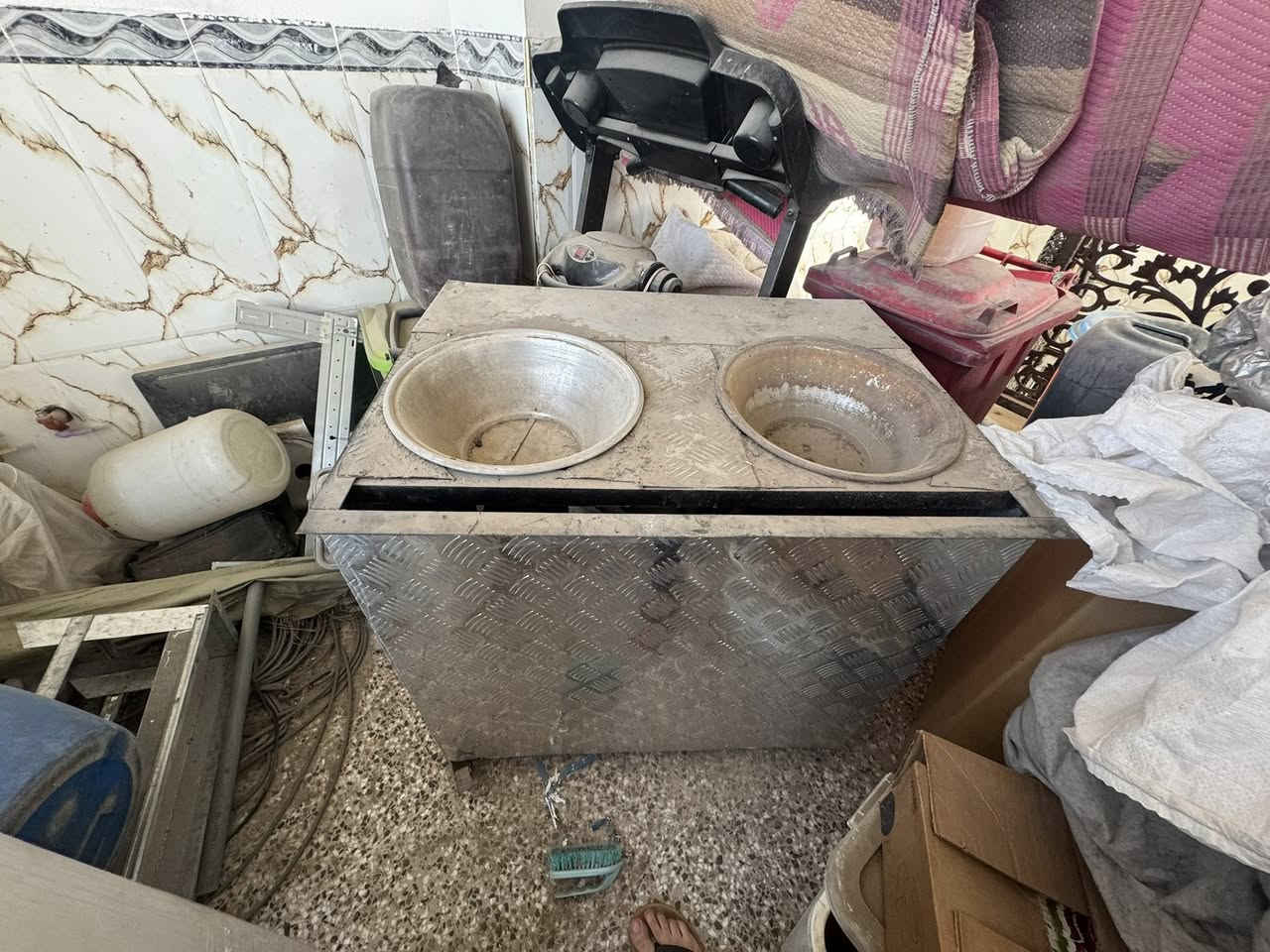 السلام عليكم للبيع طباخ فلافل للبيع وقاطعت بتيته بغداد الكفاح ***********
