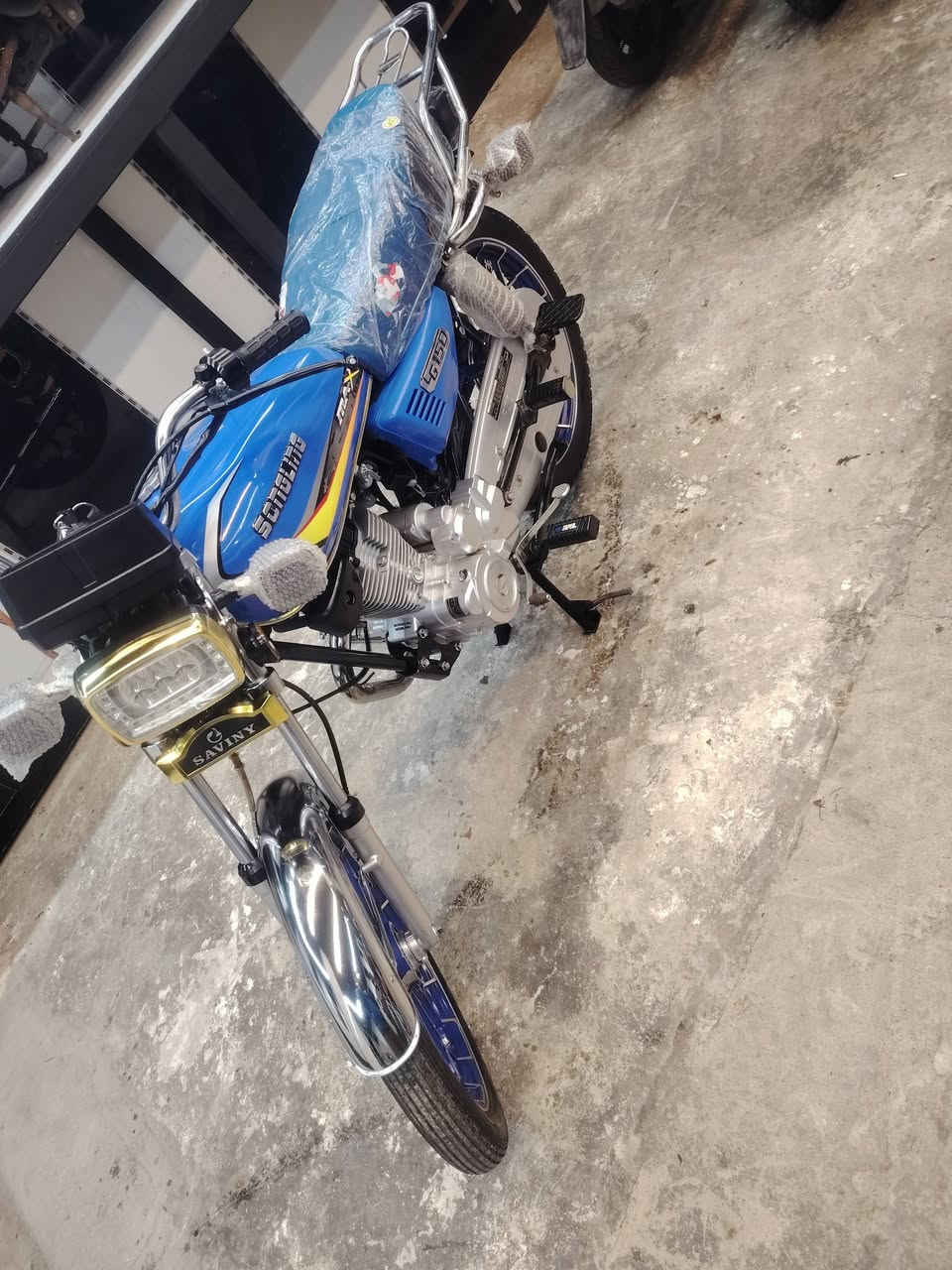 سلام عليكم سيفان موديل ٢١ طالعه ٢٥ اصولي وكيله العارضي سعر ٩٠٠ وبيه مجال العنوان نجف حي جامعه رقم ***********
