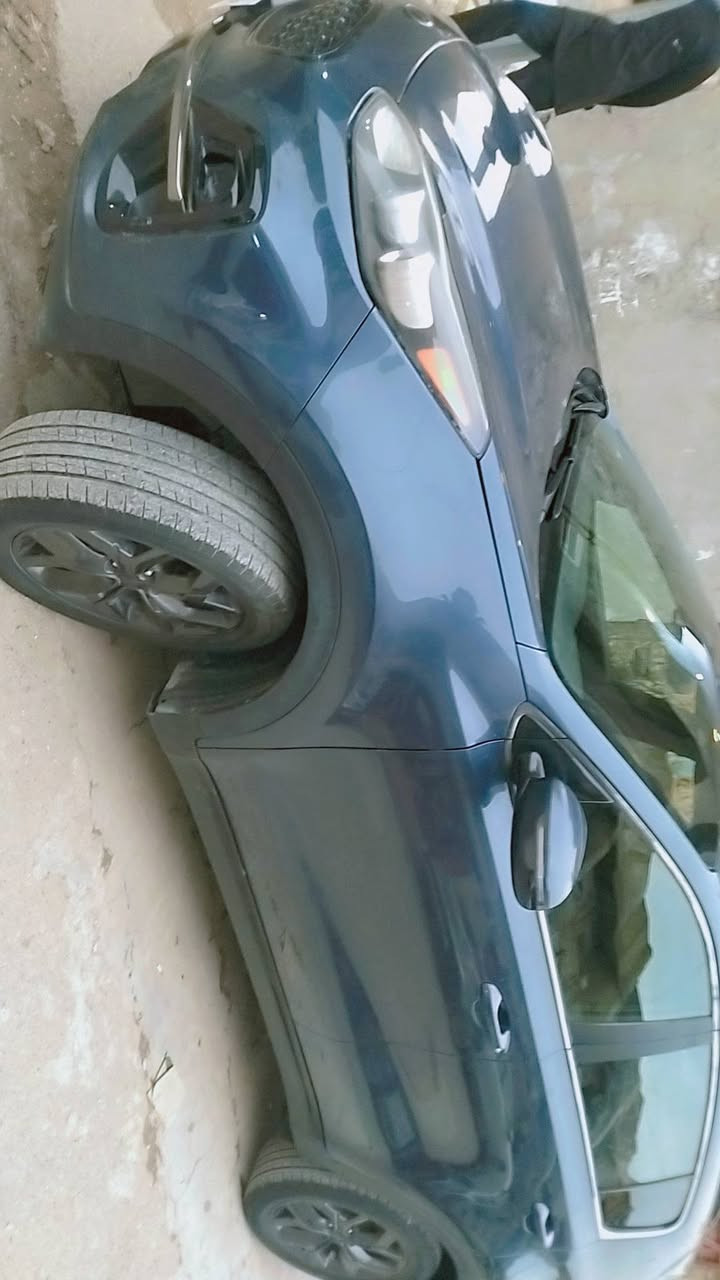 سلام عليكم كيا سبورتج موديل ٢٢ وارد أمريكي ماشيه ٣٨
بأسمي سياره فول مواصفات للأخير ماعد البصمه
بنوراما كشنات جلد تدفئه تبريد حادثه مرفق مع صور جاملغ بارد راجع وكاله وقبق جنطه صبغ على كلمت سبورتج فقط سياره جديده وبلعافيه على ياخذه عنواني بغداد الشعب السعر ١٧٧   ***********
