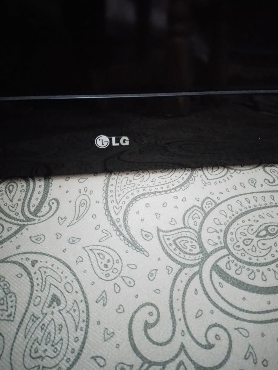 شاشه حجم ٣٢ بدون نت ***********
