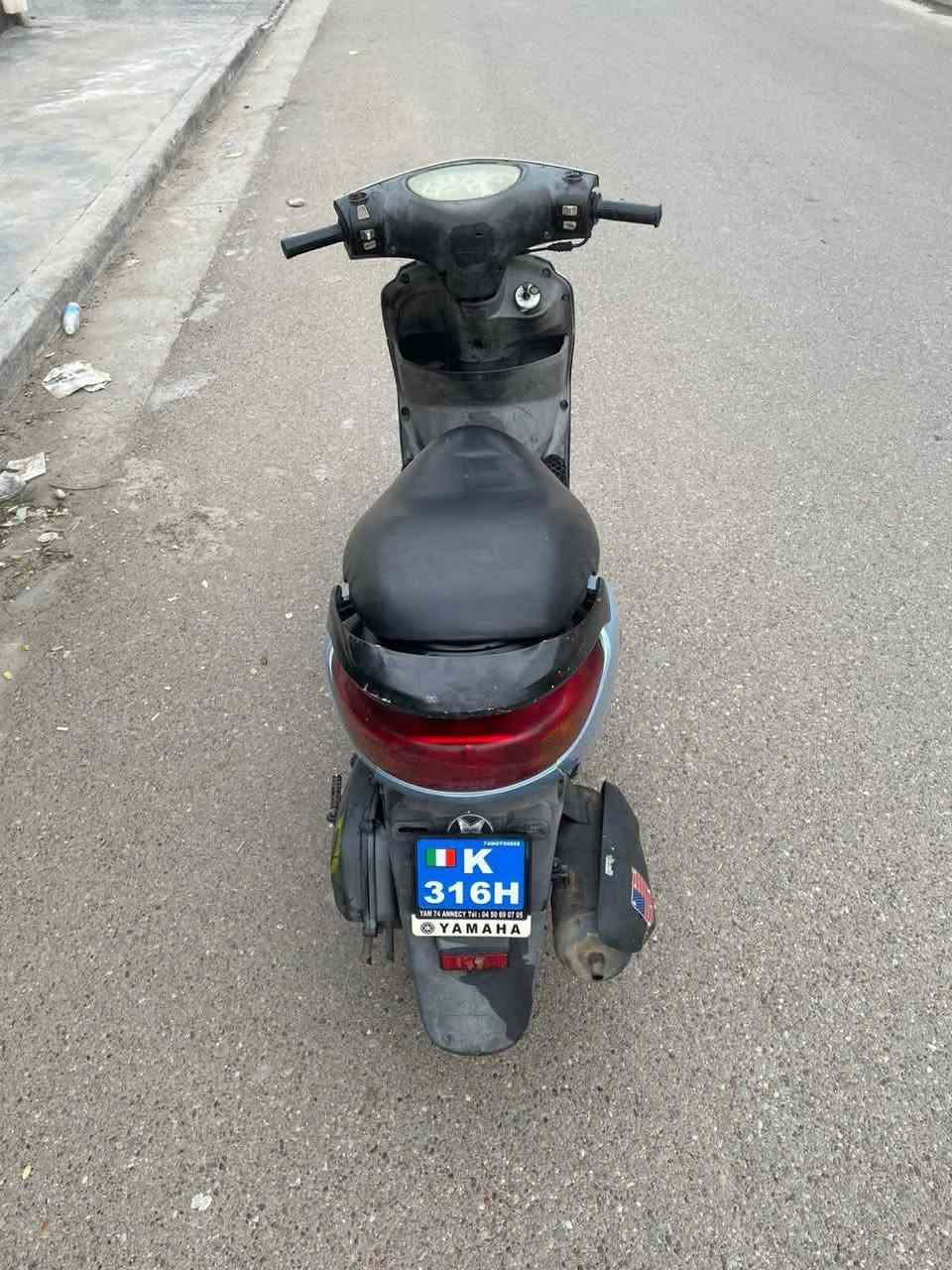 بريز لايت جوه
دراجه نضيفه شلعه معدل 
كابريتر 
كهربائيات كله شغاله 
فقط مبدله بوشه ابلاديه مال حاويه 
بيه اوراق منفيس 
السعر :650 وبيه مجال 
العنوان البياع 
الرقم ***********
