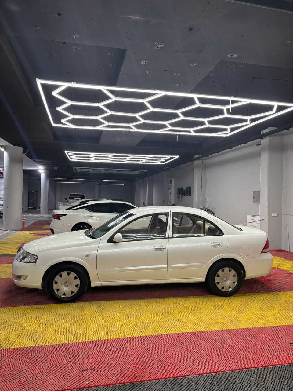 نيسان سةني مويديل ٢٠٠٩بي بوياغ نمونة لةجواني تايةي تازةية سةنةوي تازةية ژمارة تلفون ***********شوين كلار نرخ ١٠٣توزيك مجال
