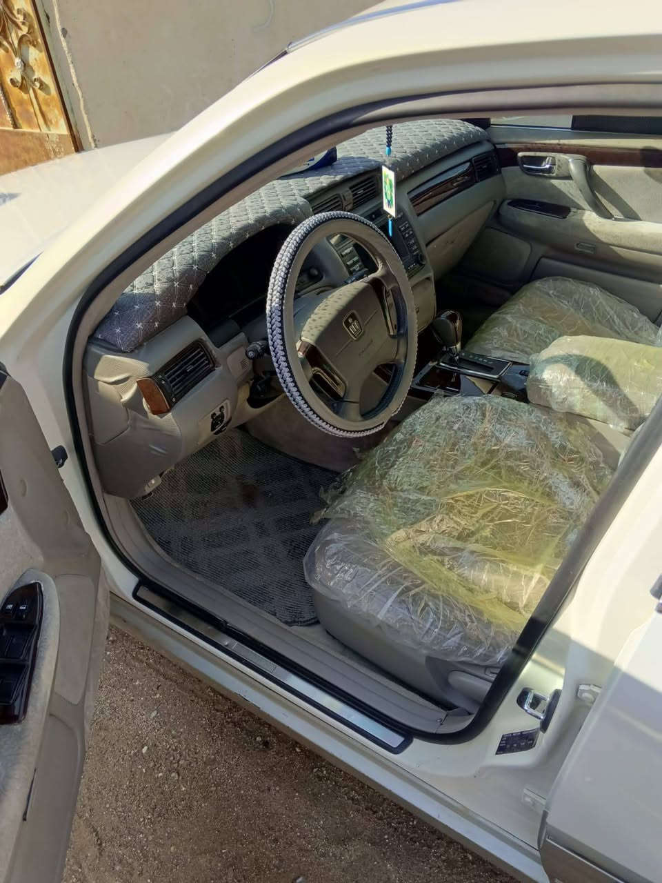 السلام عليكم سيارة جنون للبيع موديل  2003 قرار 48 تسجيل جديد مكفولة ضربة ونقل جثة رقم البصرة انجليزي اب اسمي سنوية لي 28 مكينة وكير D4 الزغير بالكارتون سيارة دكمتين كرستال تبريد ثلج ❄ حدادة طخم تاير شرط كهربائيات كلها شغالة السعر 95 وبيها مجال مكان السيارة البصرة سفوان رقم صاحب السيارة ***********
