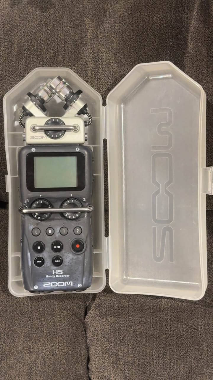 مرحبا شباب هذا كارت صوت محمول وبي مايكات تكدر تستخدمة لكل مجال اغاني تصوير تسجيل اشياء كلشش احترافي للمصوريين للي يسجلون صوت محترم بشكل السعر 200 الف بغداد منصور بغداد, العراق


**إذا كنت صاحب هذا الإعلان وتريد حذفه لأي سبب، رجاءا أرسل رسالة إلى الدعم الفني**