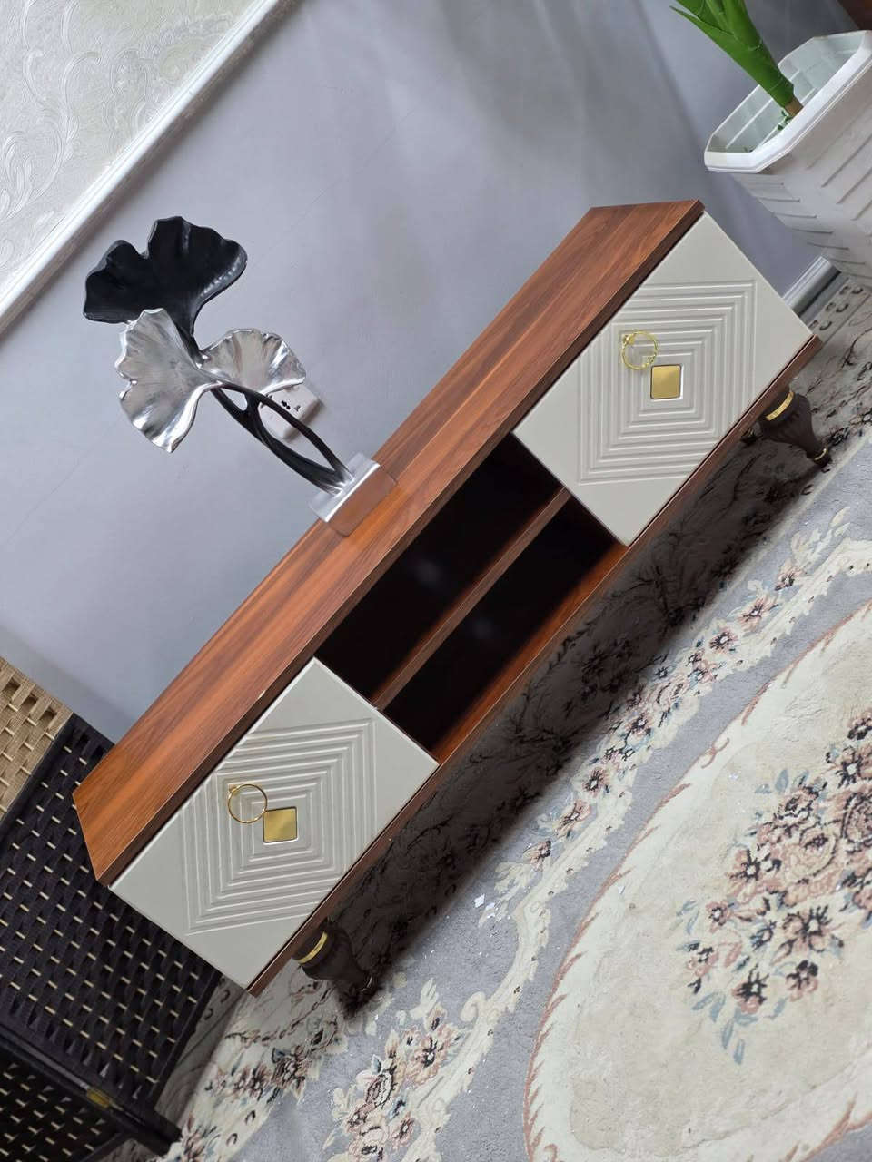 ميز بلازما موديلات جديده في تصميم عصري وأنيق 

منشأ تركي 😍🇹🇷 

للحجز والاستفسار يمكنك مراسلتنا على الصفحه الرئيسيه 
وايضا يمكنك لاتصال واتساب او تصال هاتفي 📞📞
رقم الهاتف ***********

توجد خدمه توصيل كافه محافظات العراق 🚛🚛🚛🚛
