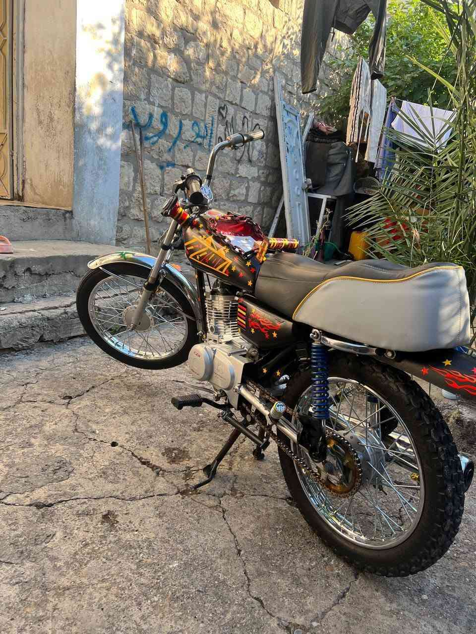 من رخصة صاحب الكروب دراجه للبيع مستعجل عل بيع
دراجه ايراني بارت 

كير: 4

كزوز: MKZ

مكينه: ما مفتوحه شرط

مكينه:خرسه

النضافه: 100٪

تايرات: جدد

بنزات: جدد

اويالا: جدد

كزوز:  صوتو عالي طرب

كمزه:  فول

ومعدل: فول

الفصله: عاليه طرب

ماطور تطبيكه كلو جديد 

السعر: 600

المو شراي لا يتعبني

دراجه كدام العين بعد الخط مال ميزانيه بيها 

التواصل اسيا: ***********

التواصل كورك: ***********

بيهم واتساب وتحياتي للجنايه
