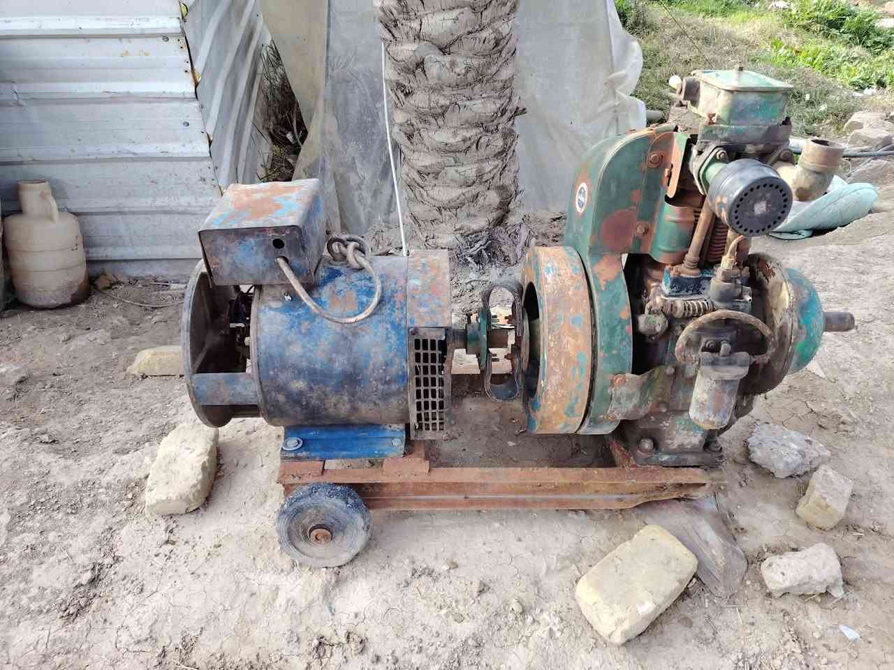 السلام عليكم مولد هندي للبيع 10 حصان 10 كيفي شغال علفحص مكان محاويل ناحية الامام  ***********
