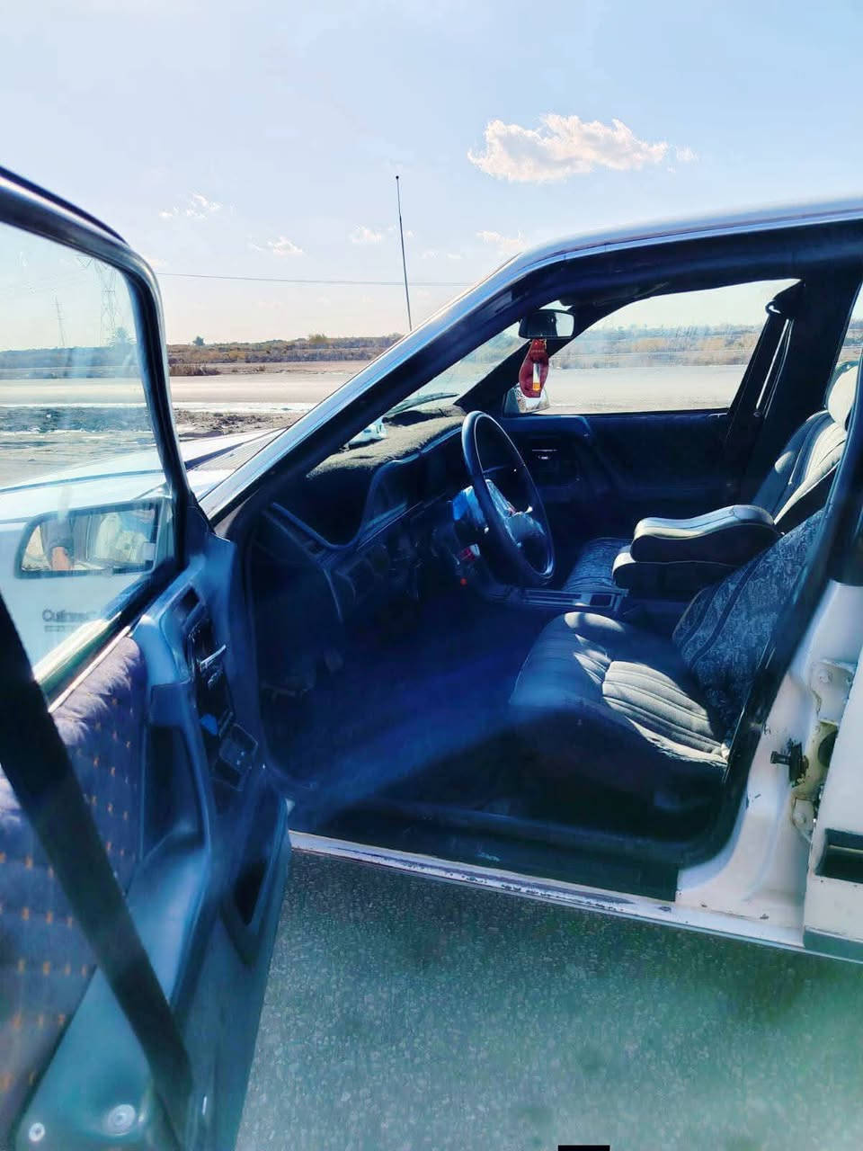 اولدز 90للبيع
بيع او مراوس مستعجل 
كهربائيات اشاير لايتات عالي ناصي تمام 
گير تمام 
حداديه تمام 
سنويه 2029
تخم كبات بس شايلهن 
دشبول شغال للاستفسار *********** بي واتساب
