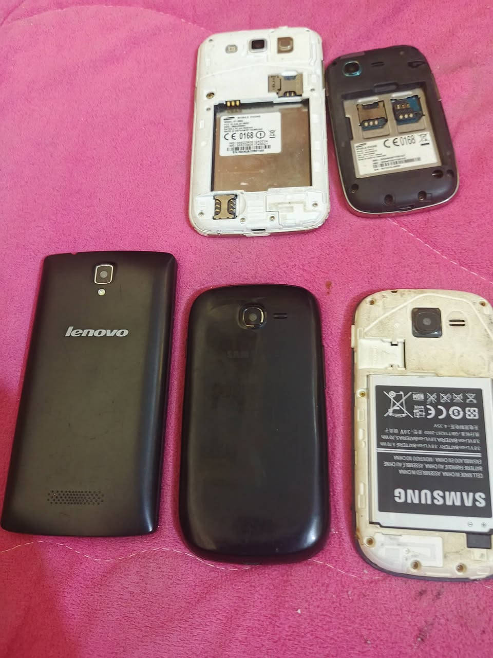 السلام عليكم مقالات للبيع مكان البصره العشار اثنين ناقصاتهن بطاريات العدد 8 كلهن شغالات تكنيك المخابرات ثمانيتين ب 80 ابيع شلع بخدمه الشراي***********
