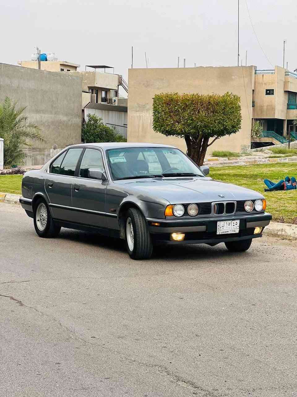 السلام عليكم بي ام ٥٣٥ مفتوح وارد ياباني موديل ٩٢ رقم بغداد تحويل ثاني يوم كيرمحرك صدر امامي خلفي كلة جديد ويل خليه تخم تاير جديد كشنات كهرباىي سيارة مكفولة من ضربة وخياس وكهربائيات كلة شغال مشروع وطني وبعد احله من الصور سنتر لوك شغال جديدة السيارة مصبوغة جديد ٥٥ وبيها مجال مكاني بغداد ***********
