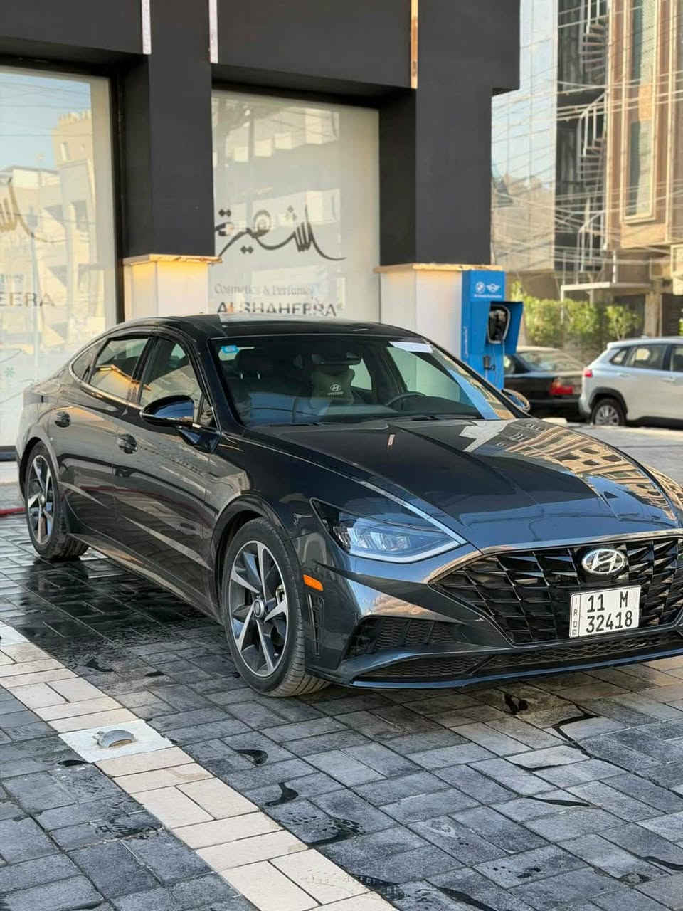 سوناتا  موديل 2022 
رقم بغداد 
مكينة ١٦٠٠ تيربو
السياره فول 
ماشيه ٣٨ الف
بانوراما
بصمة دخول ذكي + بصمه صندوق
تشغيل عن بعد
كير دبل كلج 8نمر 
تدفئة كشنات
سماعات عدد12 نظام BOSS
وضعيات القياده 4
‏ (NORMAL - SPORT - SPORT PLUS - CUSTOM)
لدات اماميه
اوتو هولد
لايت زنون
هاند بريك بصمه
نظام النقاط العمياء
شاشه دجتل كبيره كار بلي 
عداد الكترونيه متغيرة الالوان
نظام ترحيب
كرسي كهرباء
رادار امامي
رادار خلفي
رادار جانبي
مود درايف
تبريد بيانو
كروس تثبيت سرعه
شاحن وايرلس
تحديد مسار
4منافذ USB
شفتات ستيرن 
تشغيل عن بعد
قياده اليه
تبريد قطعتين 
يعني السياره بيها ٢ قطع بدون ايرباك البجم كبس 
كير مكينه تبريد حداديه كفاله عامه 
 وصور الحادث موجودات 
السعر ١٥٨ بيها مجال بسيط حك الجيه  ومتحصل هيج سعر وهيج سياره
مكاني بغداد البياع او حي العامل
اي استفسار خاص اني خادم  ***********
