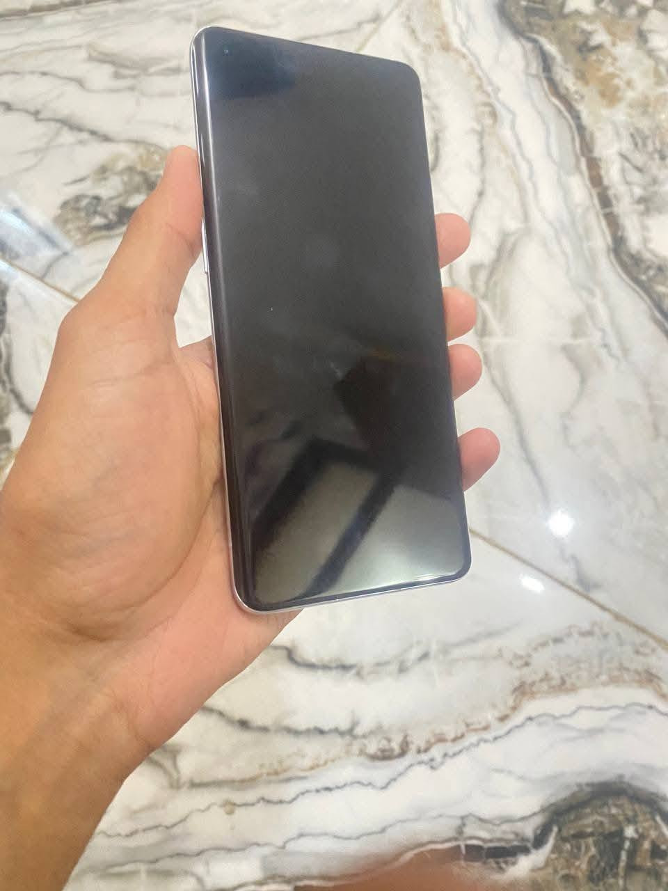سلام عليكم وان بلاص 9برو 5G ذاكره 128/12 الجهاز مكفول فلاكشب شاشه 120 دقتهه 2k معالج سناب دراكون 888 5G اخر تحديث مراوس اوبيع سعر 275 مجاله قليل مكاني بغداد الحريه ***********
